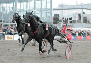 Magic Tonight fik startplads i anden række. Kanal 75.